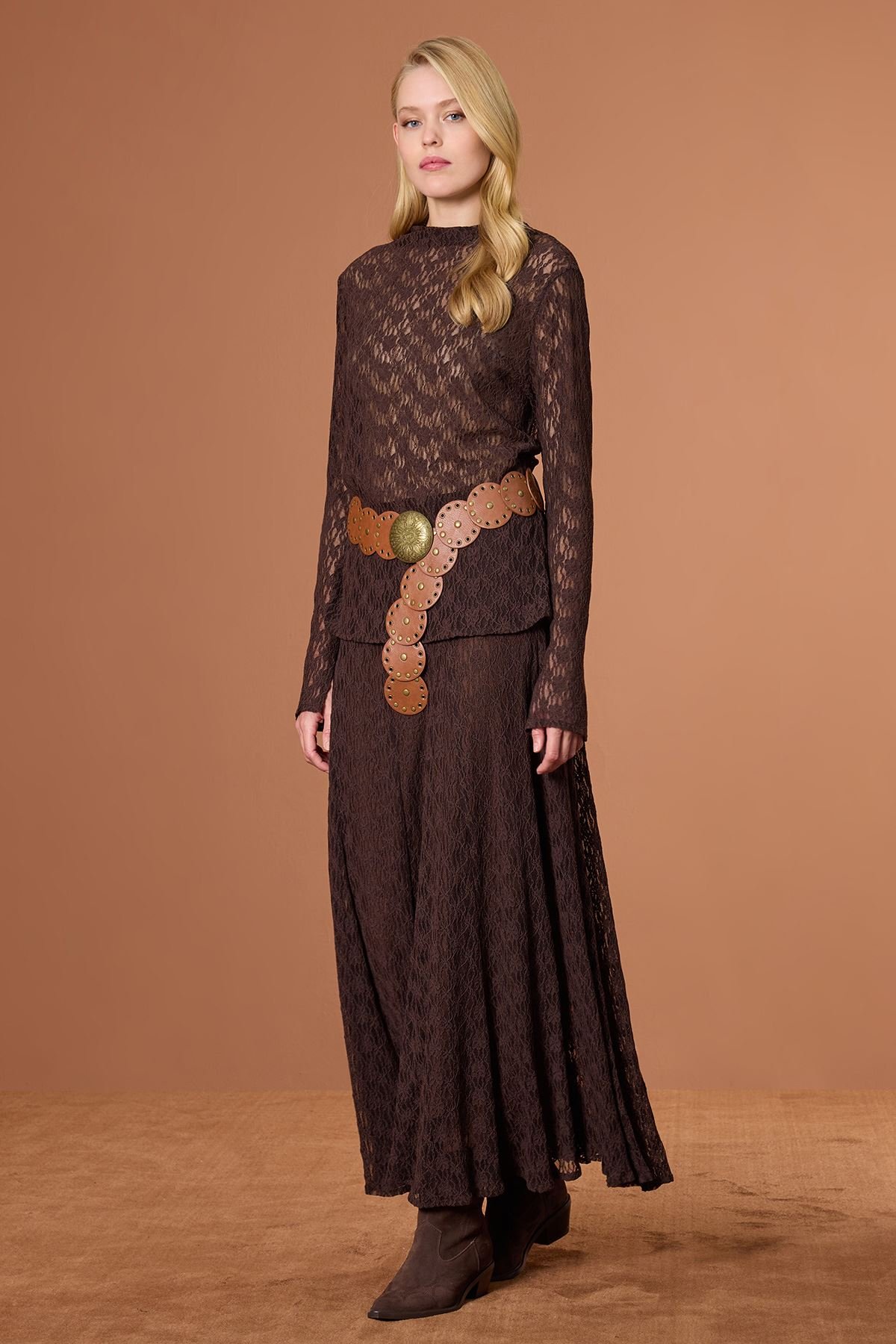 0012264_cicekli-dantel-bluz-kahverengi