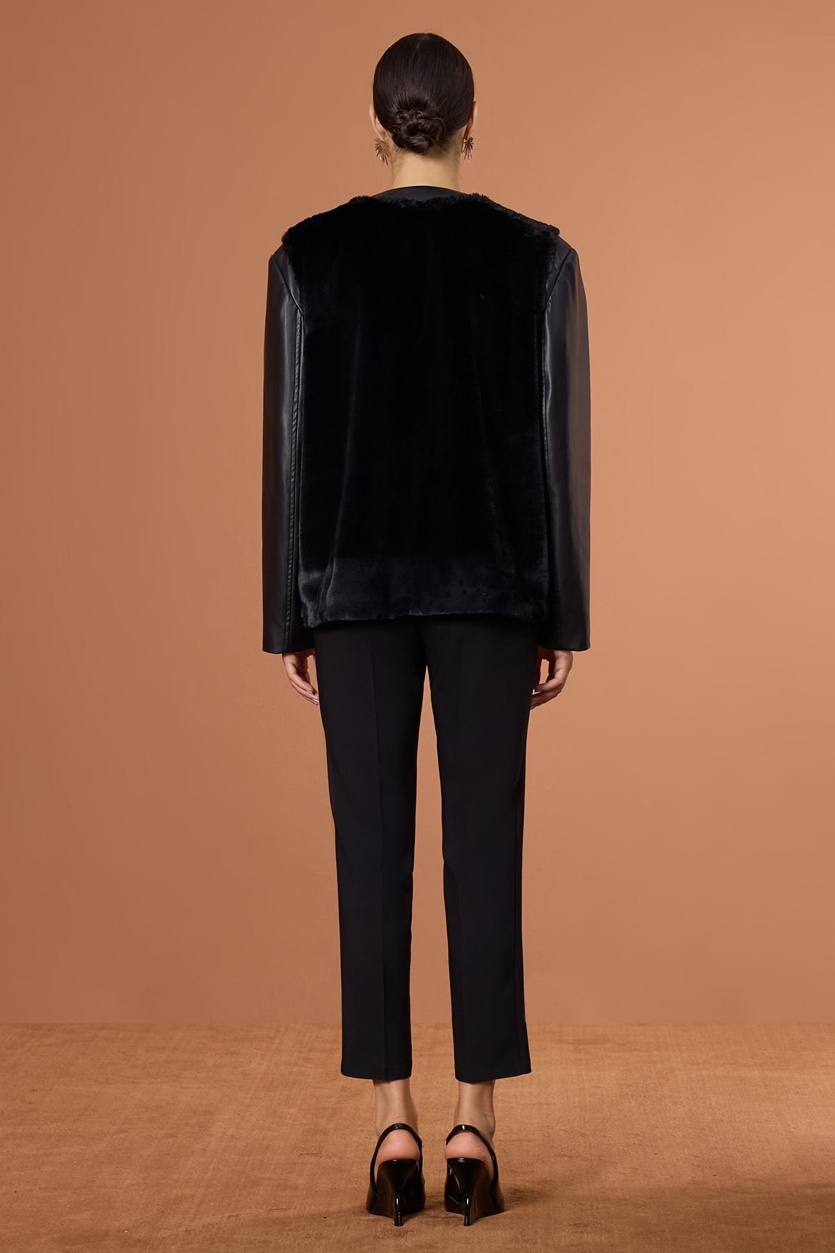 0012343_peluslu-deri-mont-siyah