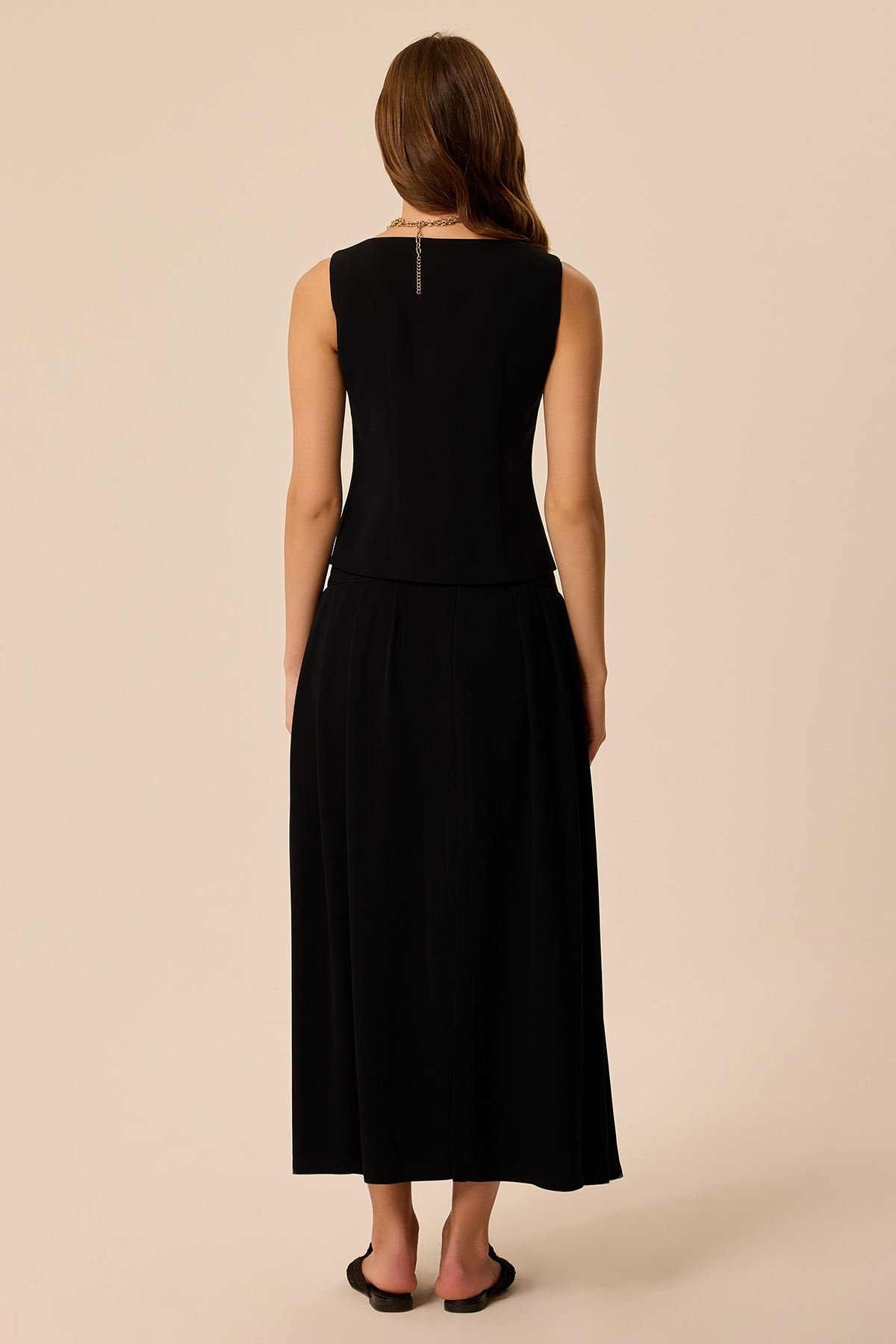 0013093_kare-yaka-yelek-siyah